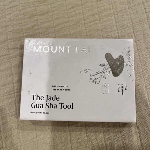 Mount Lai Jade Gua Sha Tool - Picture 3 of 4